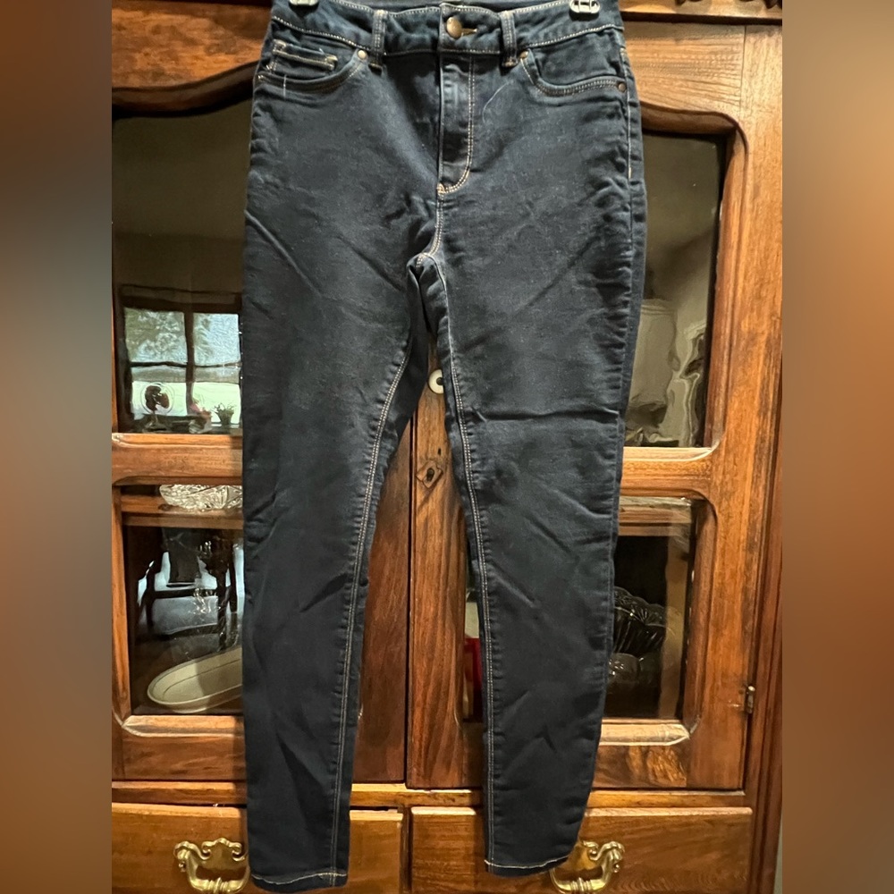 d. jeans, Skinny leg jeans, Size 6, 27” inseam, very good condition.